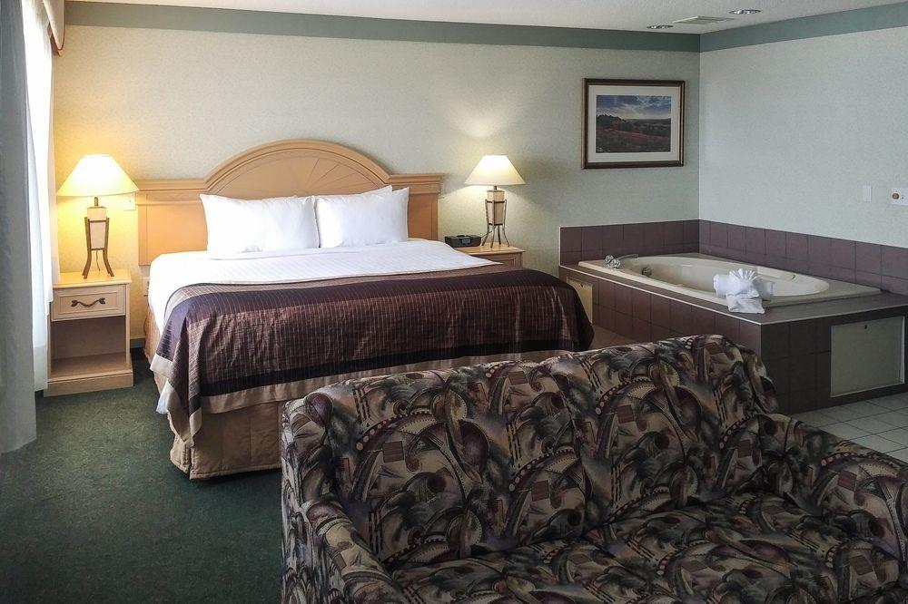 Flamingo Hotel Medicine Hat Exteriör bild