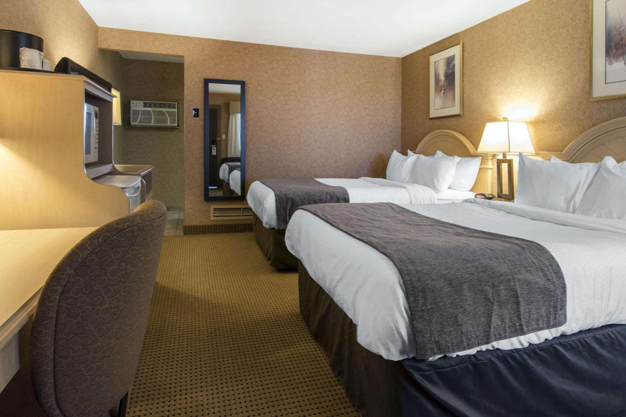 Flamingo Hotel Medicine Hat Exteriör bild